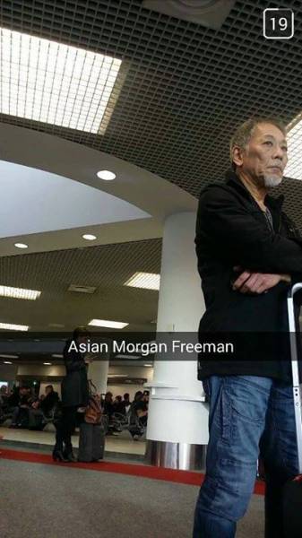 Morgan Freeman asiático